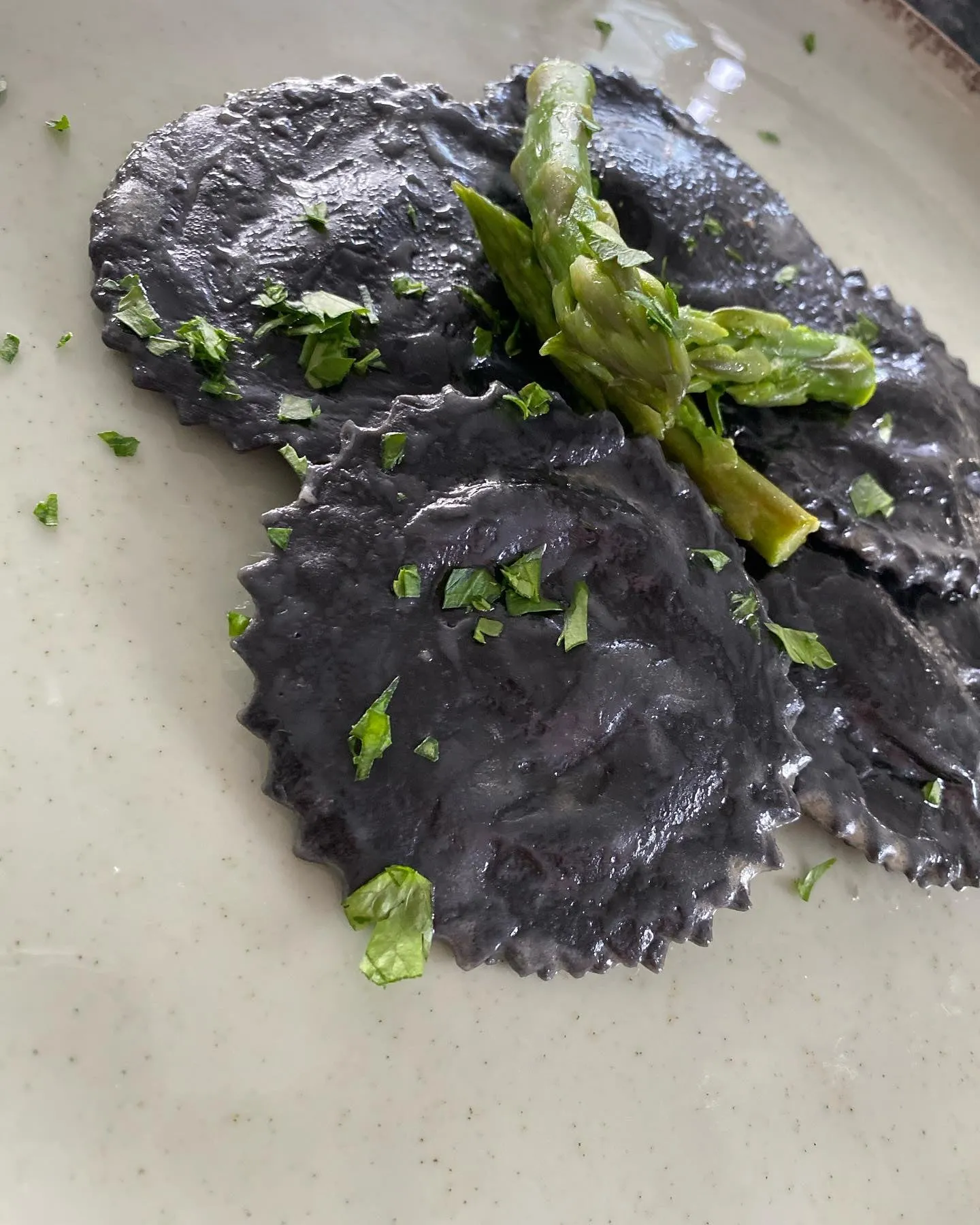 Ravioli al nero di seppia (2/3)